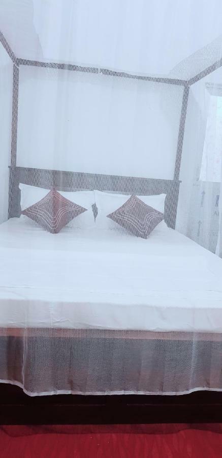 Exotic Beach Hotel Arugam Bay Exterior photo