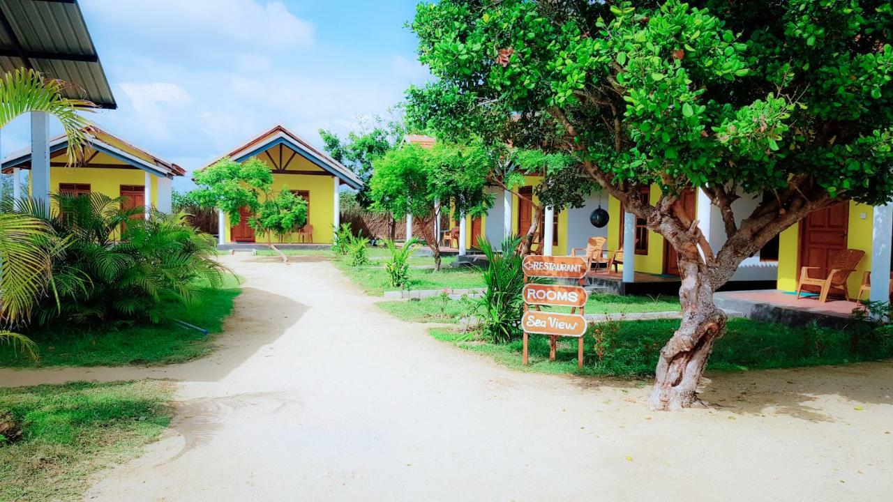 Exotic Beach Hotel Arugam Bay Exterior photo